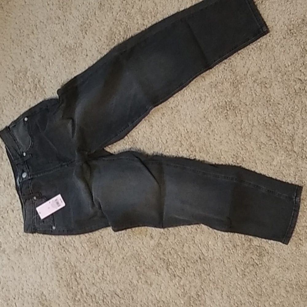 Mom jeans NWT black size 6